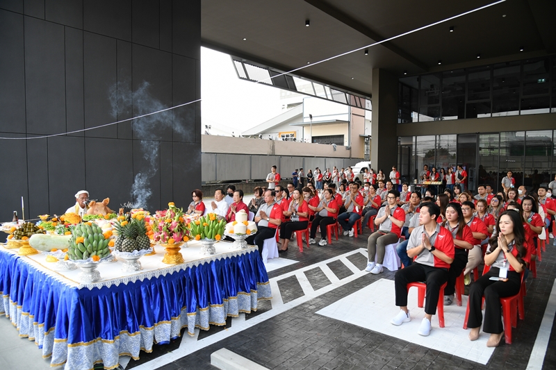 พิธีตั้งศาลพระพรหมและทำบุญ บริษัท ซันเวนดิ้ง เทคโนโลยี จำกัด (มหาชน) SVT